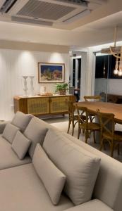 Luxuosa Cobertura no condomínio Golfville