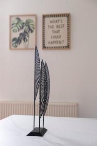 Specious 3 Bedroom House with Parking and Fast Wifi