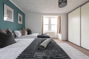 Specious 3 Bedroom House with Parking and Fast Wifi