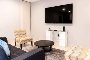 Modern apartment with pool 5 min from the beach