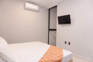 Modern apartment with pool 5 min from the beach