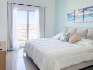 Apartment for 8 behind el malecon with a pool