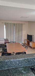 Casa de Praia Nova, 3 quartos, 1 Suíte, com quintal privativo, em condomínio, muito bem Localizado