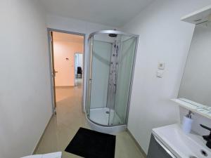 White house between land and sea St Pol de Léon