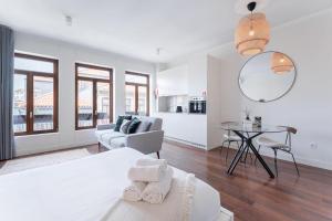 Porto Tales Almada-Bright & Modern Studio