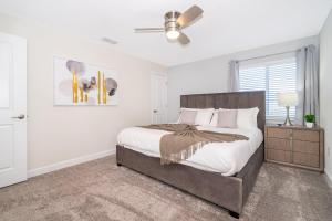 4301WB TOWNHOUSE 5 BEDROOMS & 4 BATHROOMS + POOL