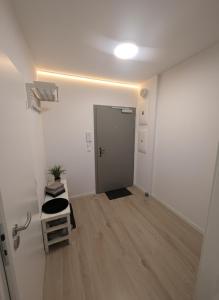 SADBA Apartment, 1-4 guests, Free Parking & Wifi, 15 min from Downtown