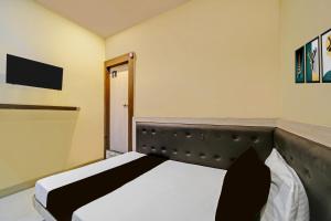 Super Hotel O Sanjay Karond Charaha