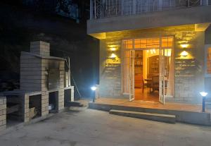 Mid Hill Cottage Guest Suites Nongrim