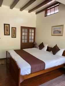 Mid Hill Cottage Guest Suites Nongrim