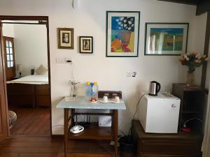 Mid Hill Cottage Guest Suites Nongrim