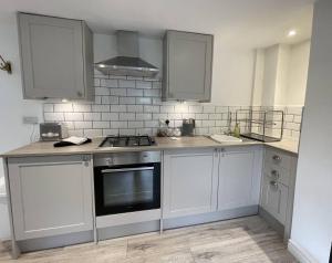 F1 Central Cheltenham Apt, Modern, Longstay