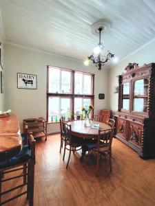 Bright & Spacious Valpo Home