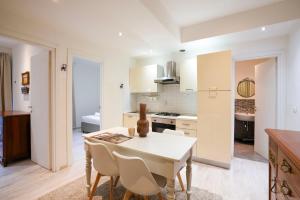 Amedeo Central House