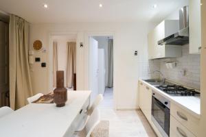 Amedeo Central House