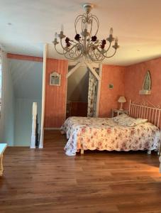 Viihtyisä huvila Savonlinnan Lehtiniemessä