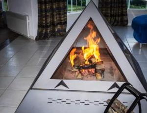 Viihtyisä huvila Savonlinnan Lehtiniemessä