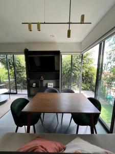 2Bed 2Bath Penthouse with Private Rooftop and balcony