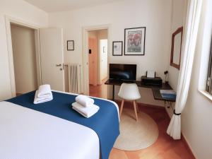 VATICAN GLAMOROUS at Passeggiata del gelsomino - FREE Parking, 4 Guests, Central Rome - Jubilee Ideal