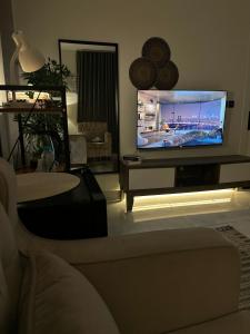 Studio with high privacy and smart access