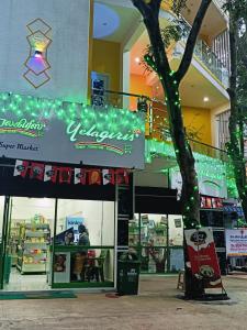 Pure Vegeterian 2BHK Private Guest House - Air Cnditioned - WiFi - Full Kitchen - No Alcohol Zone - Hilltop Heaven