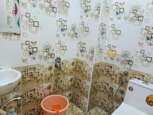 Pure Vegeterian 1BHK Private Guest House - Air Cnditioned - WiFi - Full Kitchen - No Alcohol Zone - Hilltop Heaven