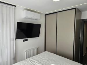 Osijek LUXURY Center Apartment - self check in, 2 parking spaces, balcony, elevator