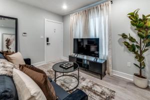 Free Gated Parking | Apartment in Old East Dallas
