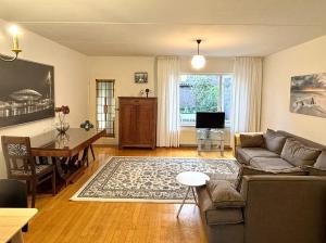 Entire home, 3 bedrooms garden Strijp within ring