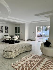 Spacious & aesthetic pool villa