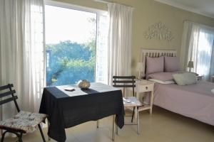 Large room in quiet north facing suburb