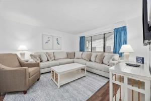 Sunset Breeze Steps from Beach Pet Friendly