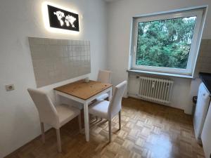 2-room apartment with balcony within walking distance of the bridge