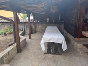 Карагьозовата Къща - цяла къща - 6 големи спални, 6 бани и отделна механа