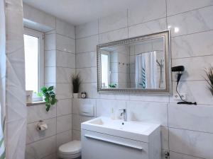 Platz für Gruppen - 4 Schlafzimmer mit TV