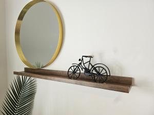 2 Bed Apartment in Brighton with Side Sea View