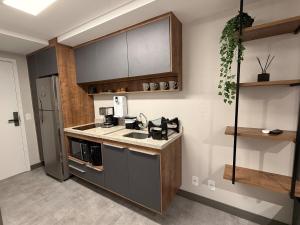 Estúdio Moderno com Vista de Cartão Postal