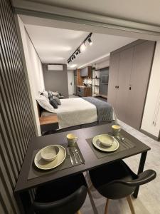 Estúdio Moderno com Vista de Cartão Postal