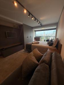 Estúdio Moderno com Vista de Cartão Postal