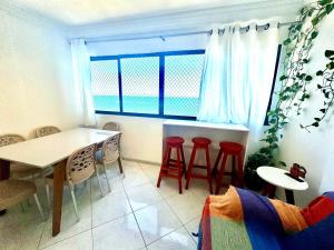 Frente Mar com vista Incrível na Barra, 135m para família e grupos