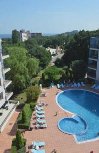 Amphora Palace Apartment Complex