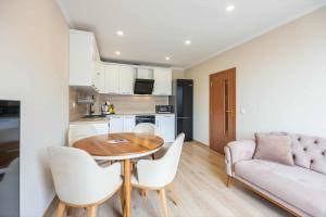 Amphora Palace Apartment Complex