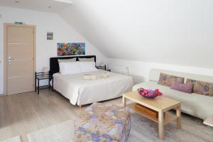 Athina Sea Villa Close To Athens