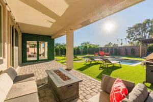 The One Glendale Pool & Spa State Farm