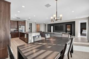 The One Glendale Pool & Spa State Farm