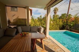 Athina Sea Villa Close To Athens