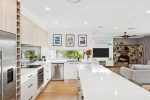 Hibiscus by Coast Hosting