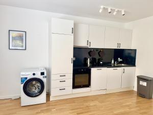 Stylish Modern Apartment with Patio near Vienna