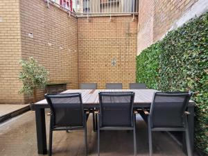 Seafront apartment with terrace on Zeedijk