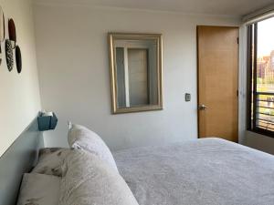 Cómodo departamento en Escuela Militar, Las Condes